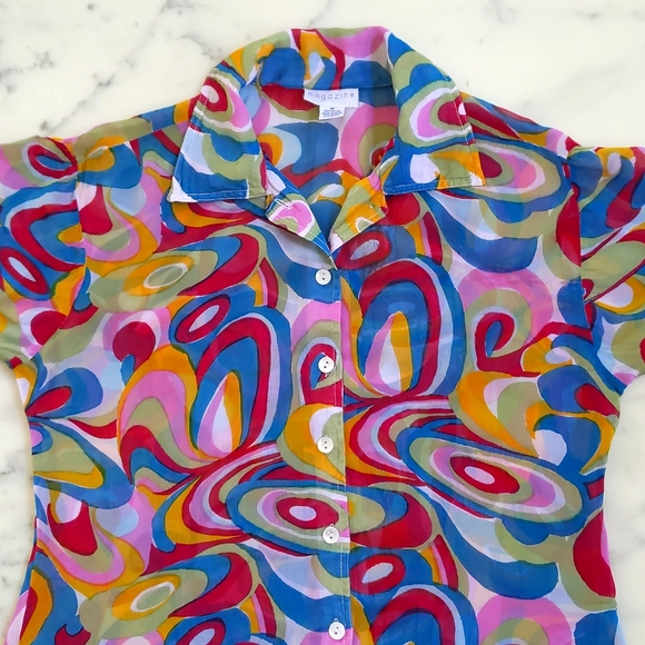 NWOT. 100% Rayon Short Sleeve Sheer Shirt with multi color patterns. - Picture 3 of 4